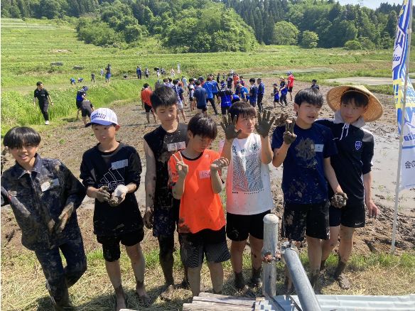 モンテ棚田米の田植え